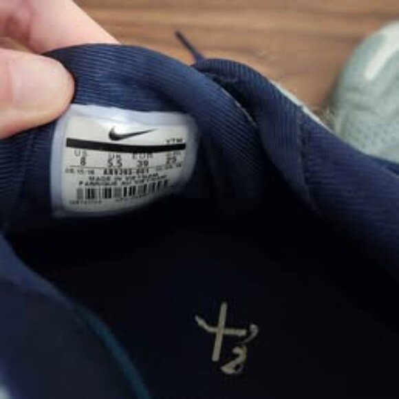 Women's Nike Air Max 720 size 8 - Picture 3 of 3